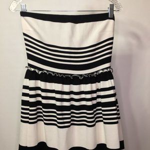 Mimi Chica Sleeveless Simple Black White Dress